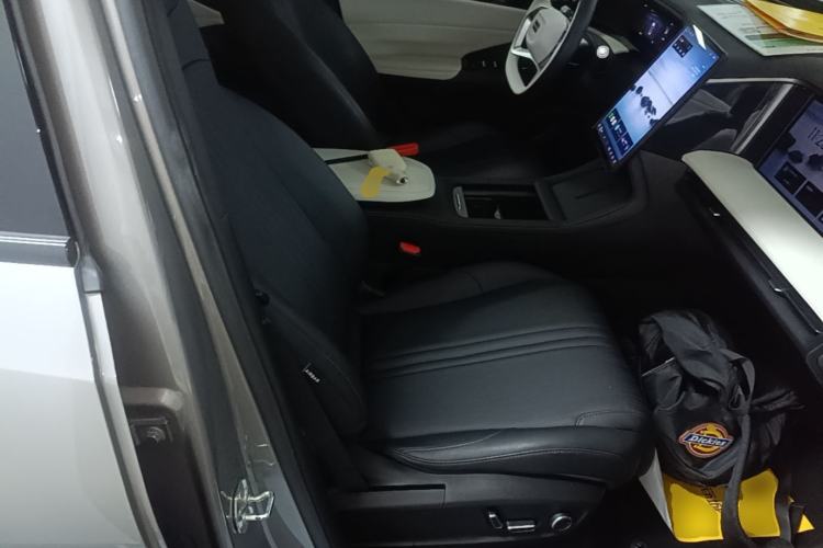 Used Geely Galaxy L7 2024 1.5T 115 km PLUS Dragon Edition Right Front Seat