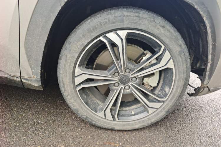 Used Geely Galaxy L7 2024 1.5T 115 km PLUS Dragon Edition Right Front Wheel Hub
