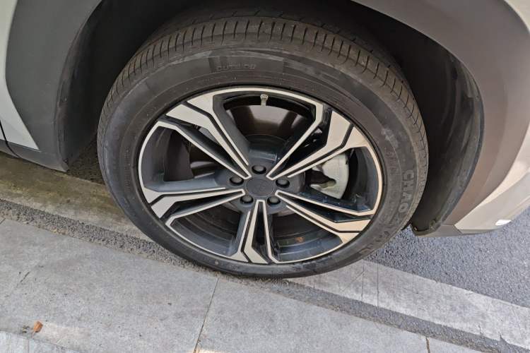 Used Geely Galaxy L7 2024 1.5T 115 km PLUS Dragon Edition Right Front Wheel Hub