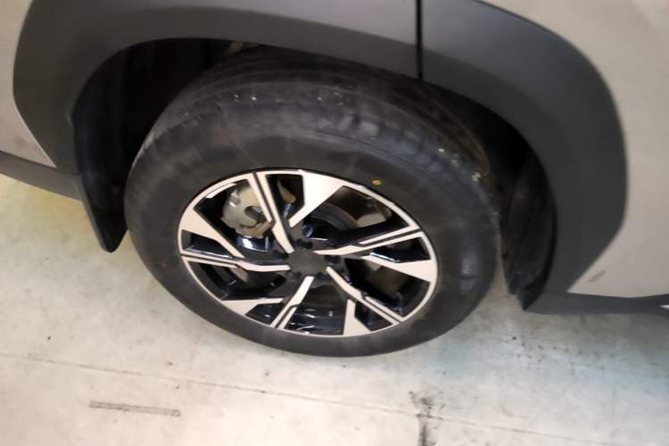 Used Geely Galaxy L7 2024 1.5T 55km PRO Dragon Edition Right Rear Wheel Hub