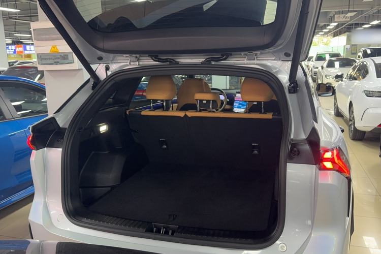 Used Geely Galaxy L7 2024 1.5T 115 km MAX Dragon Edition Trunk