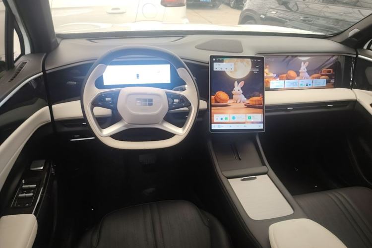 Used Geely Galaxy L7 2024 1.5T 115 km MAX Dragon Edition Center Console