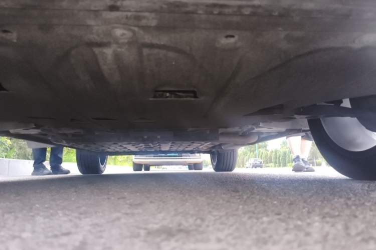 Used Geely Galaxy L7 2024 1.5T 115 km PLUS Dragon Edition Chassis Front