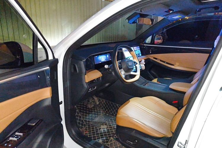 Used Geely Galaxy L7 2024 1.5T 115 km PLUS Dragon Edition Driver Seat