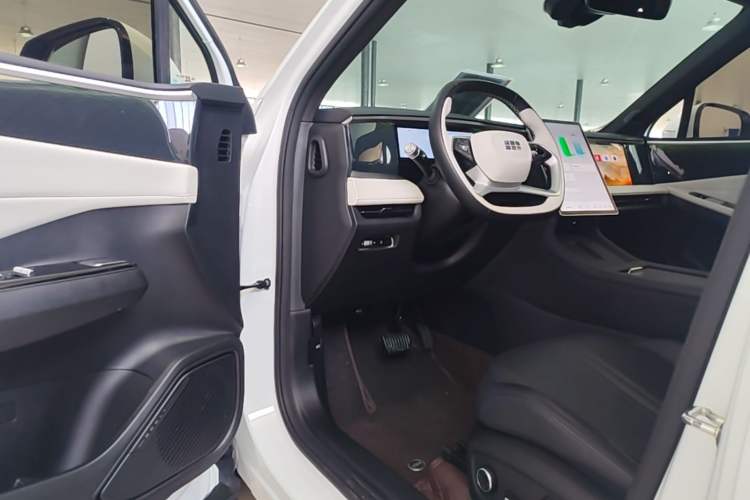 Used Geely Galaxy L7 2024 1.5T 115 km MAX Dragon Edition Driver Seat