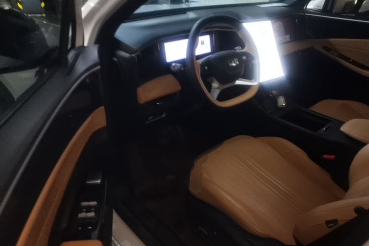 Used Geely Galaxy L7 2024 1.5T 115 km PLUS Dragon Edition Driver Seat