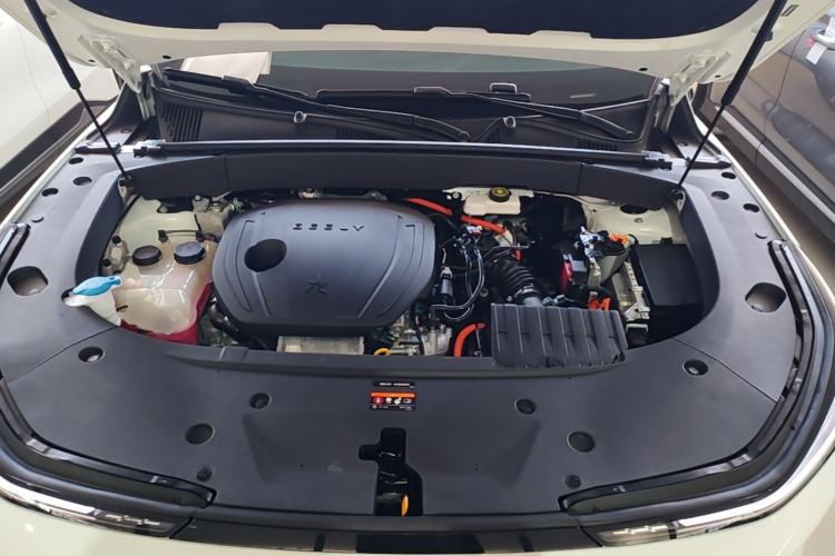 Used Geely Galaxy L7 2024 1.5T 115 km PLUS Dragon Edition Engine Bay