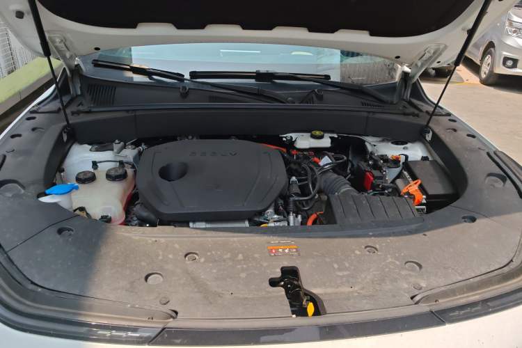 Used Geely Galaxy L7 2024 1.5T 55km PRO Dragon Edition Engine Bay