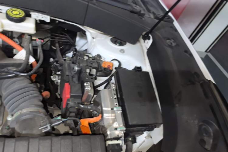 Used Geely Galaxy L7 2024 1.5T 115 km MAX Dragon Edition Engine Bay Left