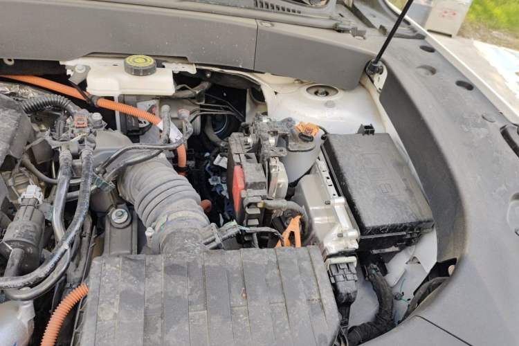 Used Geely Galaxy L7 2024 1.5T 115 km PLUS Dragon Edition Engine Bay Left