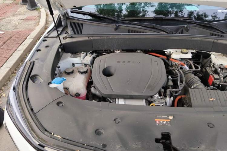 Used Geely Galaxy L7 2024 1.5T 115 km PLUS Dragon Edition Engine Bay Right
