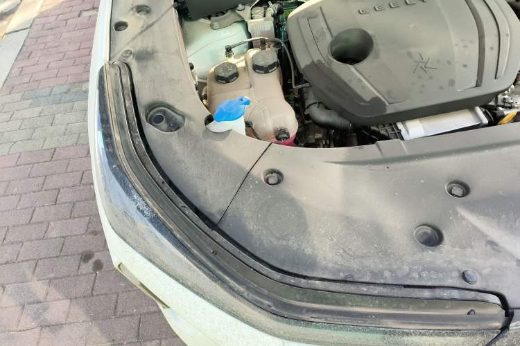Used Geely Galaxy L7 2024 1.5T 115 km PLUS Dragon Edition Engine Bay Right