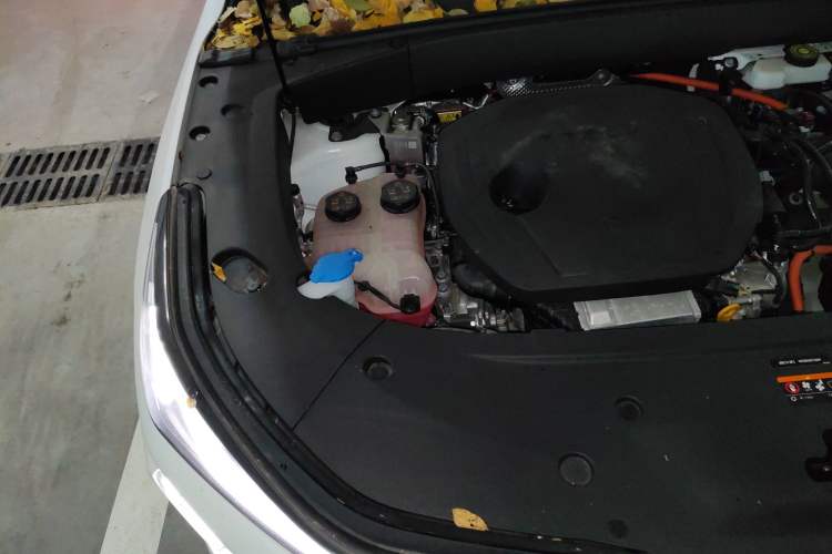 Used Geely Galaxy L7 2024 1.5T 55km PRO Dragon Edition Engine Bay Right