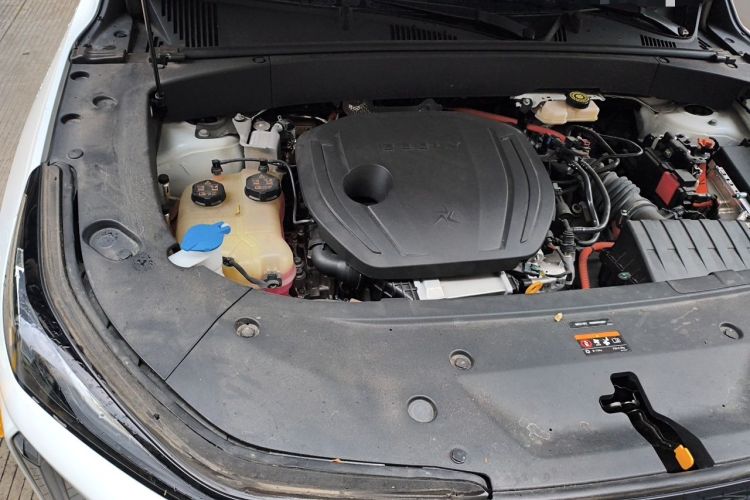 Used Geely Galaxy L7 2024 1.5T 115 km MAX Dragon Edition Engine Bay Right