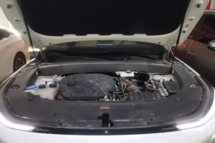Used Geely Galaxy L7 2024 1.5T 115 km PLUS Dragon Edition Engine Bay