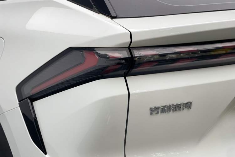 Used Geely Galaxy L7 2024 1.5T 115 km PLUS Dragon Edition Exterior 10