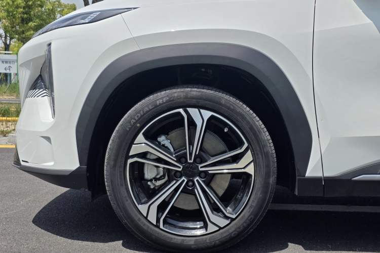 Used Geely Galaxy L7 2024 1.5T 115 km PLUS Dragon Edition Exterior 3