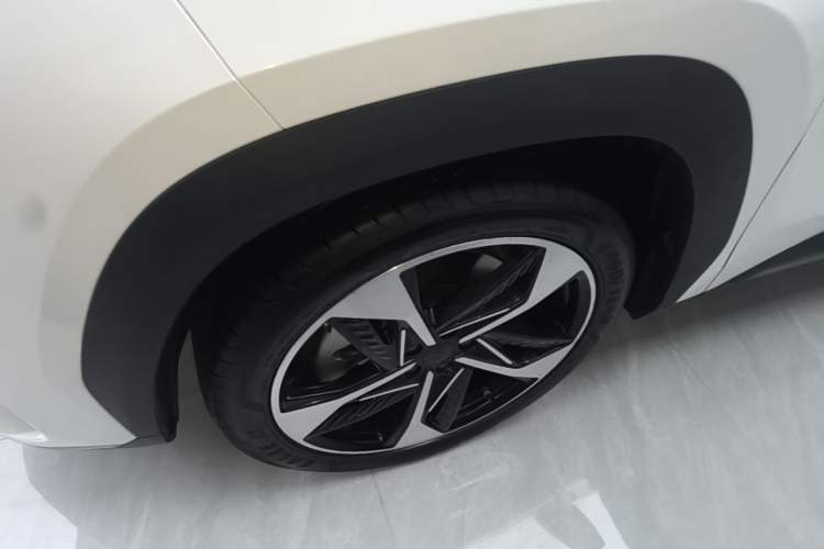 Used Geely Galaxy L7 2024 1.5T 115 km Starship Dragon Edition Exterior 4