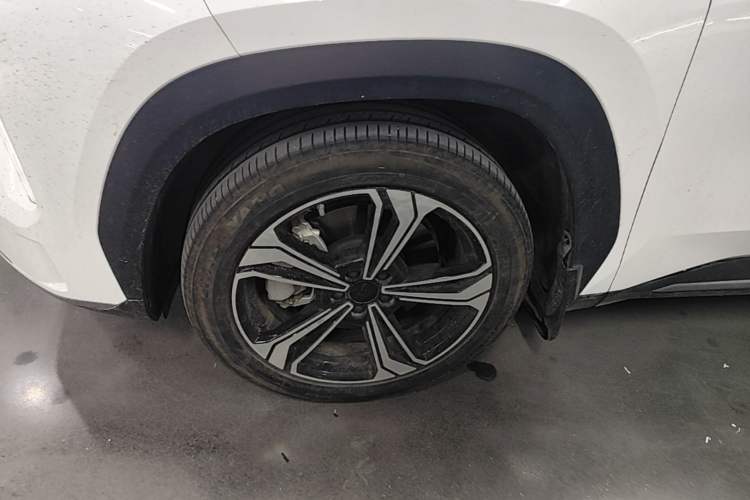 Used Geely Galaxy L7 2024 1.5T 115 km PLUS Dragon Edition Exterior 4