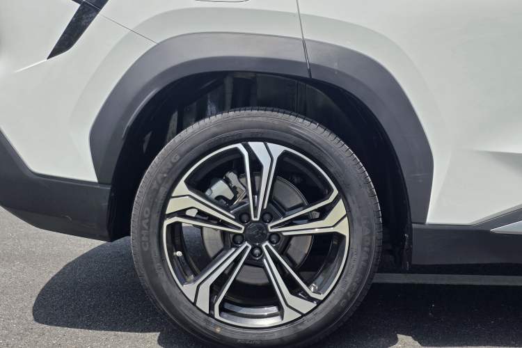Used Geely Galaxy L7 2024 1.5T 115 km PLUS Dragon Edition Exterior 9