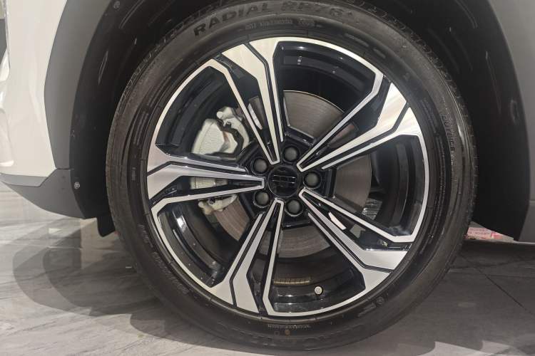Used Geely Galaxy L7 2024 1.5T 115 km MAX Dragon Edition Exterior 9