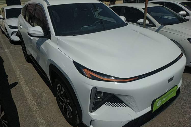 Used Geely Galaxy L7 2024 1.5T 55km PRO Dragon Edition Front Right 45 Deg