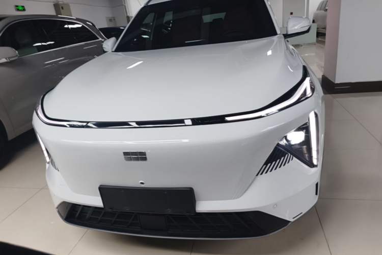 Used Geely Galaxy L7 2024 1.5T 115 km PLUS Dragon Edition Front