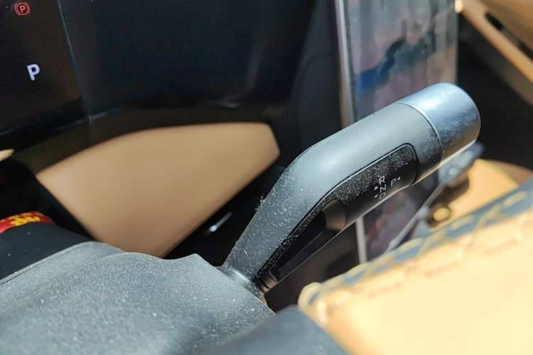 Used Geely Galaxy L7 2024 1.5T 115 km PLUS Dragon Edition Gear Lever