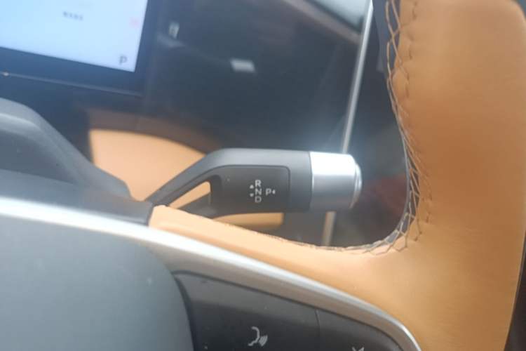 Used Geely Galaxy L7 2024 1.5T 115 km Starship Dragon Edition Gear Lever