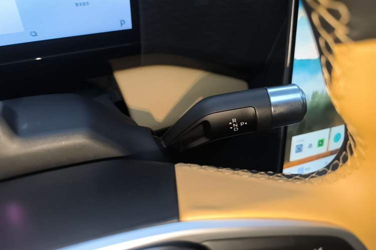 Used Geely Galaxy L7 2024 1.5T 115 km Starship Dragon Edition Gear Lever