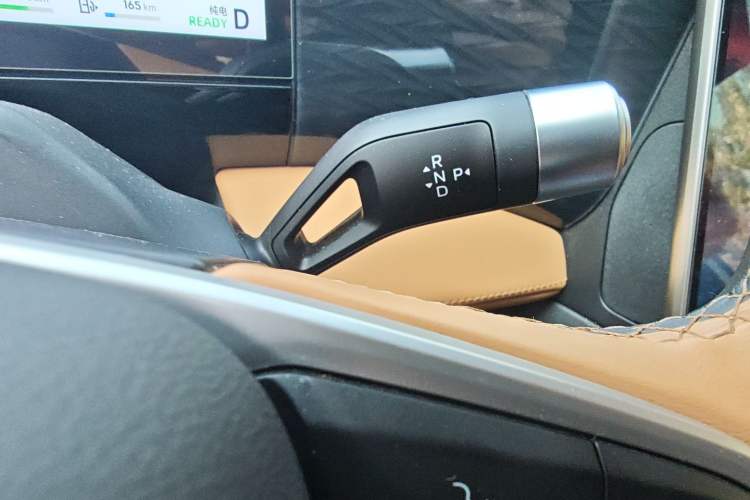 Used Geely Galaxy L7 2024 1.5T 115 km Starship Dragon Edition Gear Lever