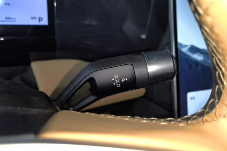 Used Geely Galaxy L7 2024 1.5T 55km PRO Dragon Edition Gear Lever