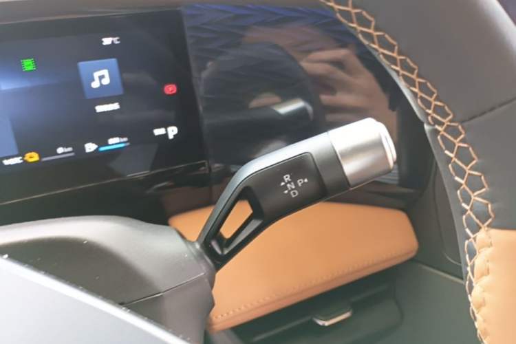 Used Geely Galaxy L7 2024 1.5T 115 km MAX Dragon Edition Gear Lever