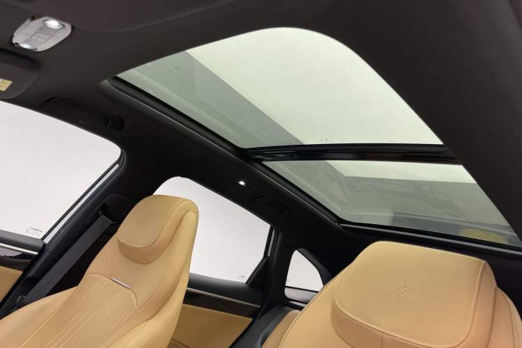 Used Geely Galaxy L7 2024 1.5T 115 km PLUS Dragon Edition Headliner