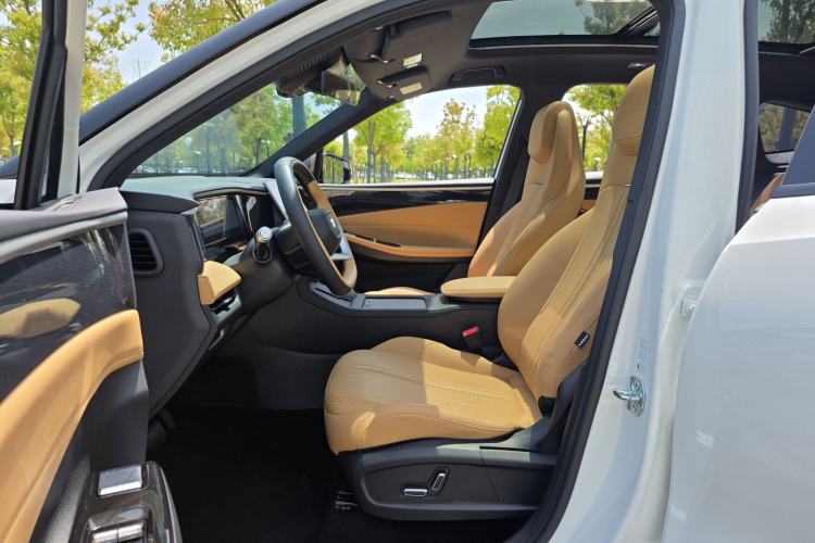 Used Geely Galaxy L7 2024 1.5T 115 km PLUS Dragon Edition Interior 1