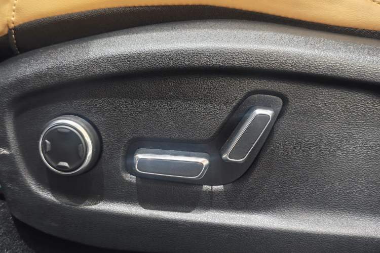 Used Geely Galaxy L7 2024 1.5T 115 km MAX Dragon Edition Interior 11