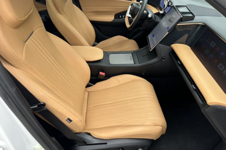 Used Geely Galaxy L7 2024 1.5T 115 km PLUS Dragon Edition Interior 13