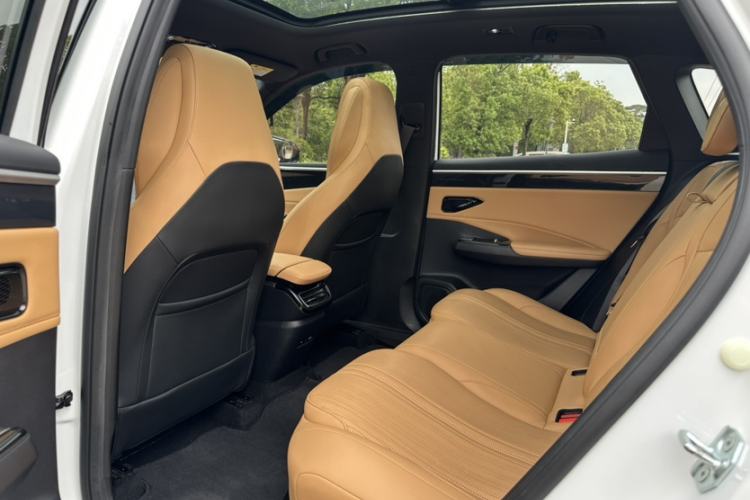 Used Geely Galaxy L7 2024 1.5T 115 km PLUS Dragon Edition Interior 14
