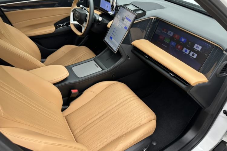 Used Geely Galaxy L7 2024 1.5T 115 km PLUS Dragon Edition Interior 15