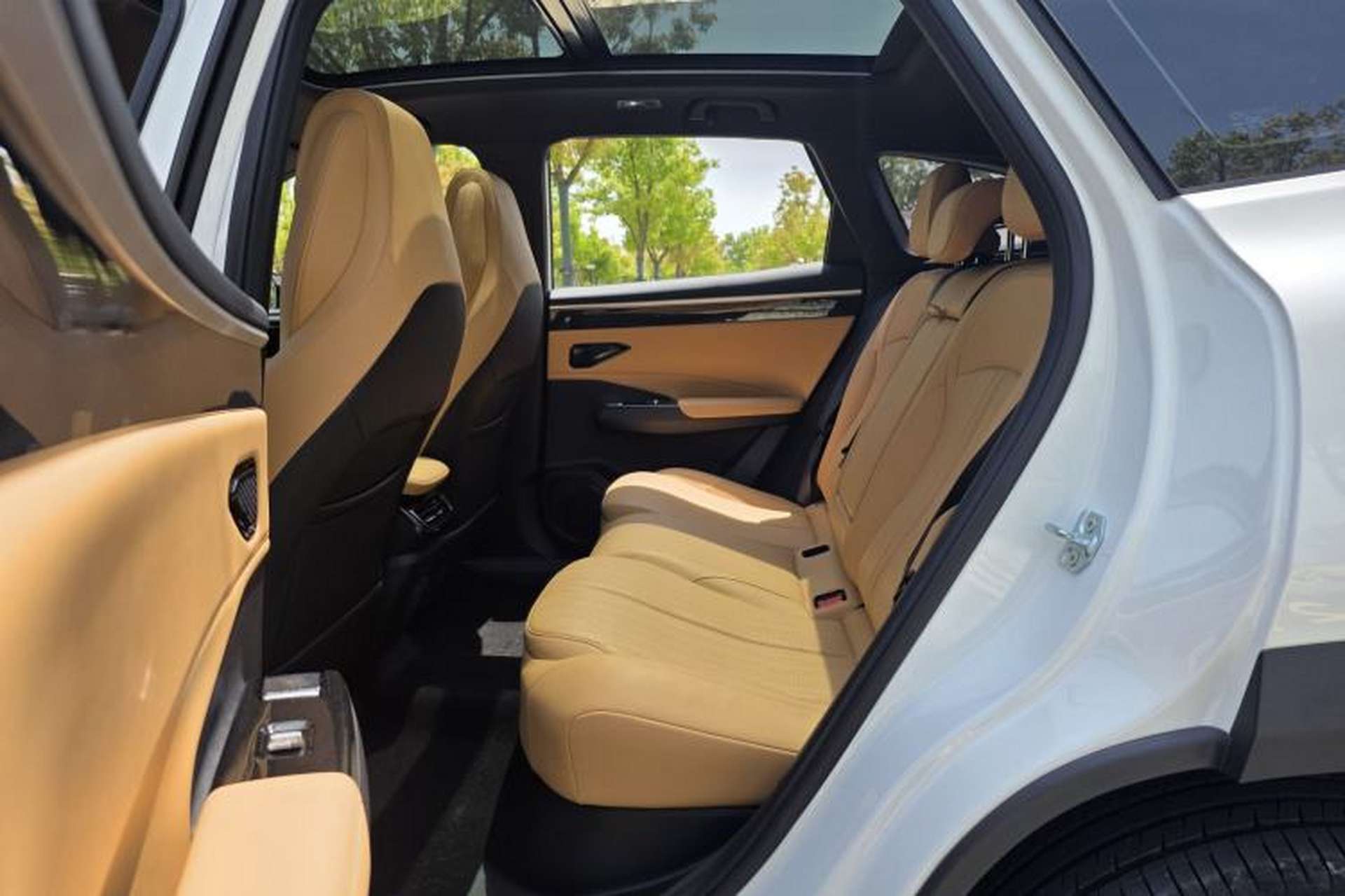 Used Geely Galaxy L7 2024 1.5T 115 km PLUS Dragon Edition Interior 2