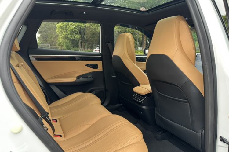 Used Geely Galaxy L7 2024 1.5T 115 km PLUS Dragon Edition Interior 3