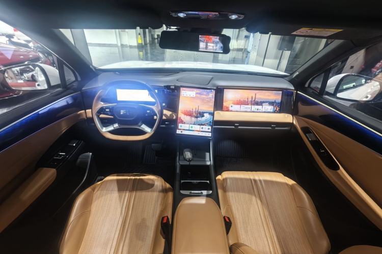 Used Geely Galaxy L7 2024 1.5T 115 km MAX Dragon Edition Interior 3