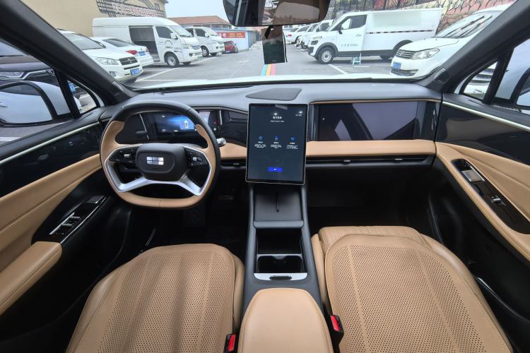 Used Geely Galaxy L7 2024 1.5T 115 km PLUS Dragon Edition Interior 3