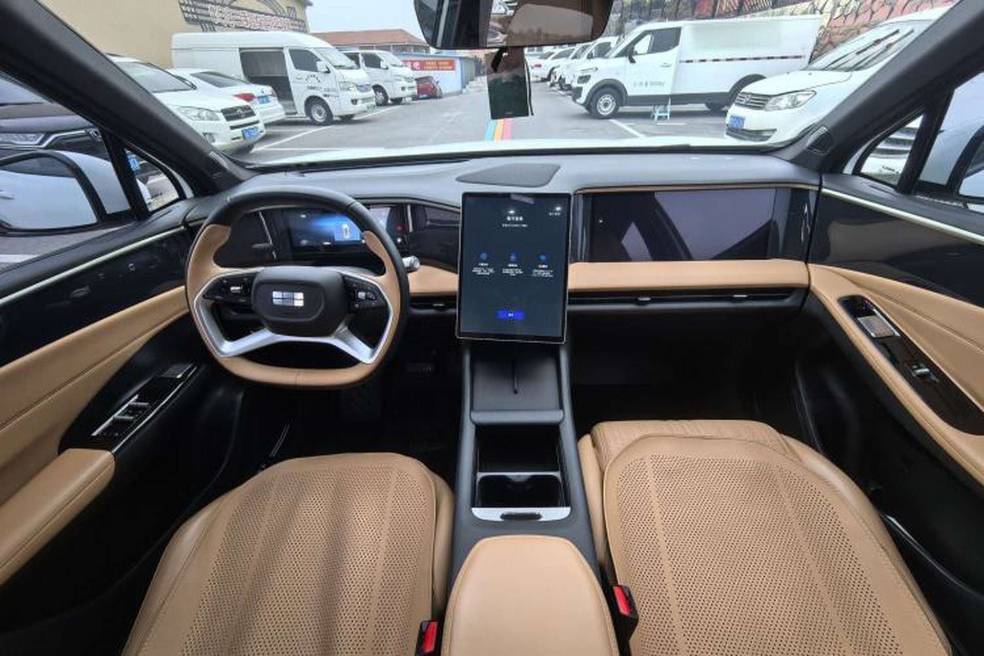 Used Geely Galaxy L7 2024 1.5T 115 km PLUS Dragon Edition Interior 3