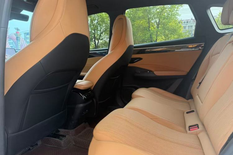 Used Geely Galaxy L7 2024 1.5T 115 km PLUS Dragon Edition Interior 3