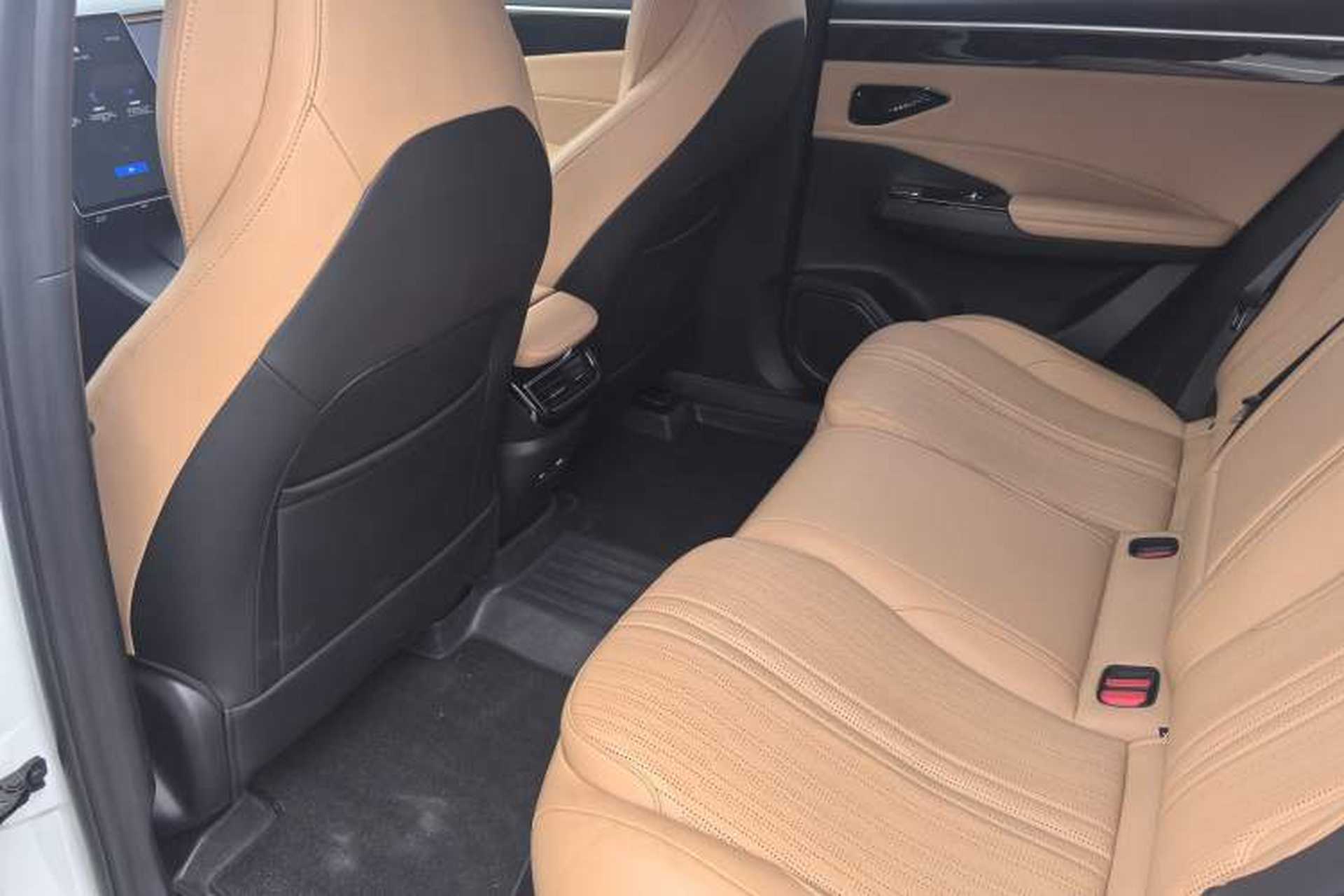 Used Geely Galaxy L7 2024 1.5T 115 km PLUS Dragon Edition Interior 4
