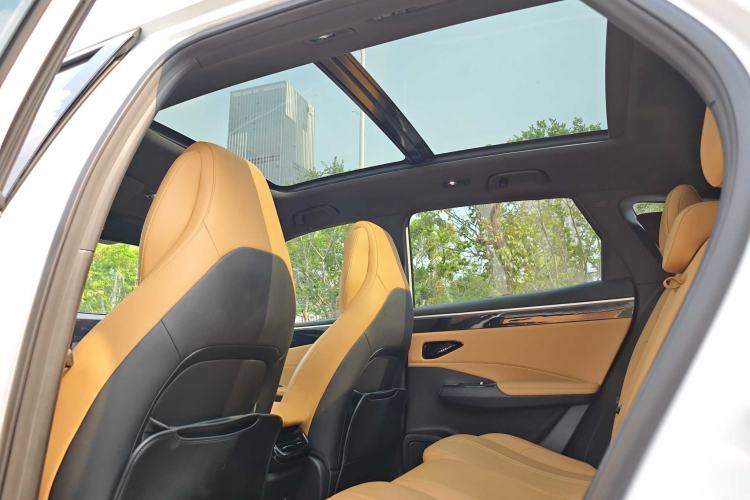 Used Geely Galaxy L7 2024 1.5T 115 km MAX Dragon Edition Interior 4