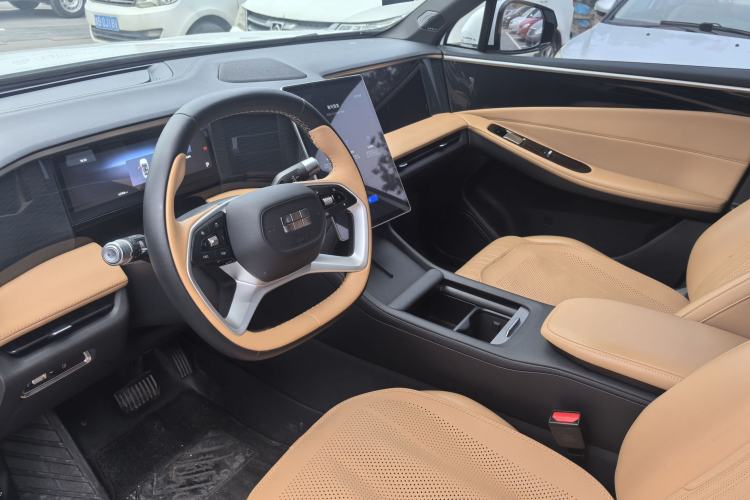 Used Geely Galaxy L7 2024 1.5T 115 km PLUS Dragon Edition Interior 5