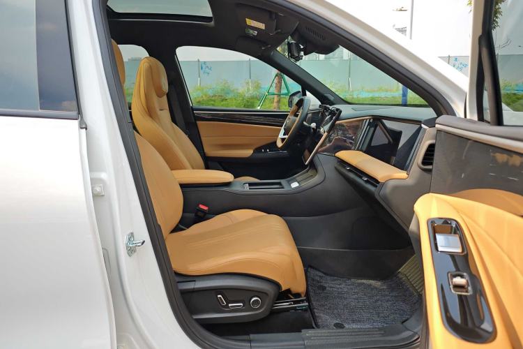 Used Geely Galaxy L7 2024 1.5T 115 km MAX Dragon Edition Interior 5