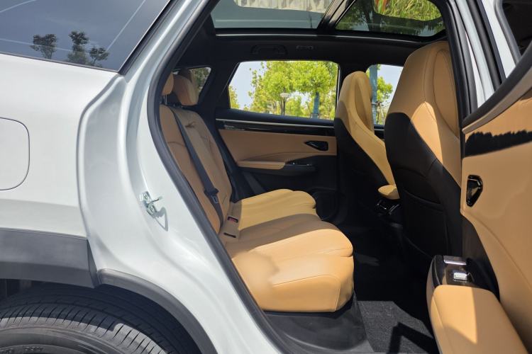 Used Geely Galaxy L7 2024 1.5T 115 km PLUS Dragon Edition Interior 6